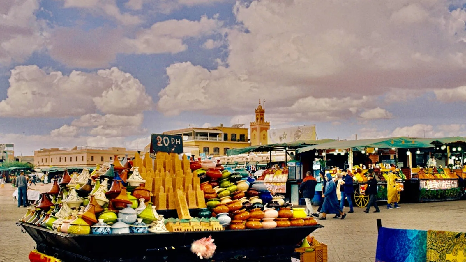 Conduire au Maroc : Règles, sécurité et conseils locaux